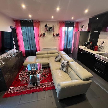 Zekri Apartment Livry-Gargan Luaran gambar