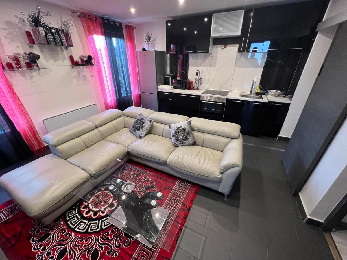 Zekri Apartment Livry-Gargan Luaran gambar