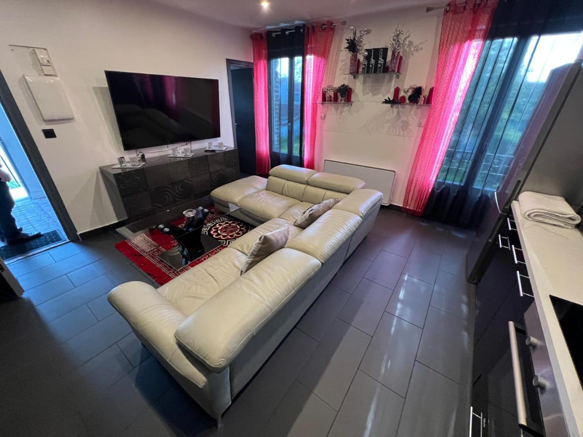 Zekri Apartment Livry-Gargan Luaran gambar