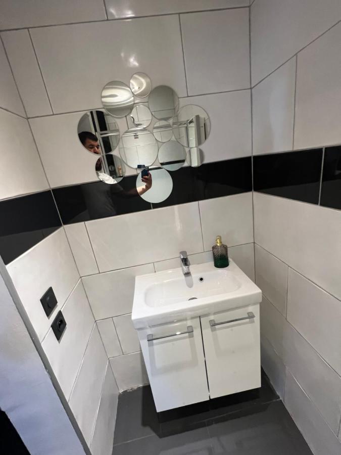 Zekri Apartment Livry-Gargan Luaran gambar