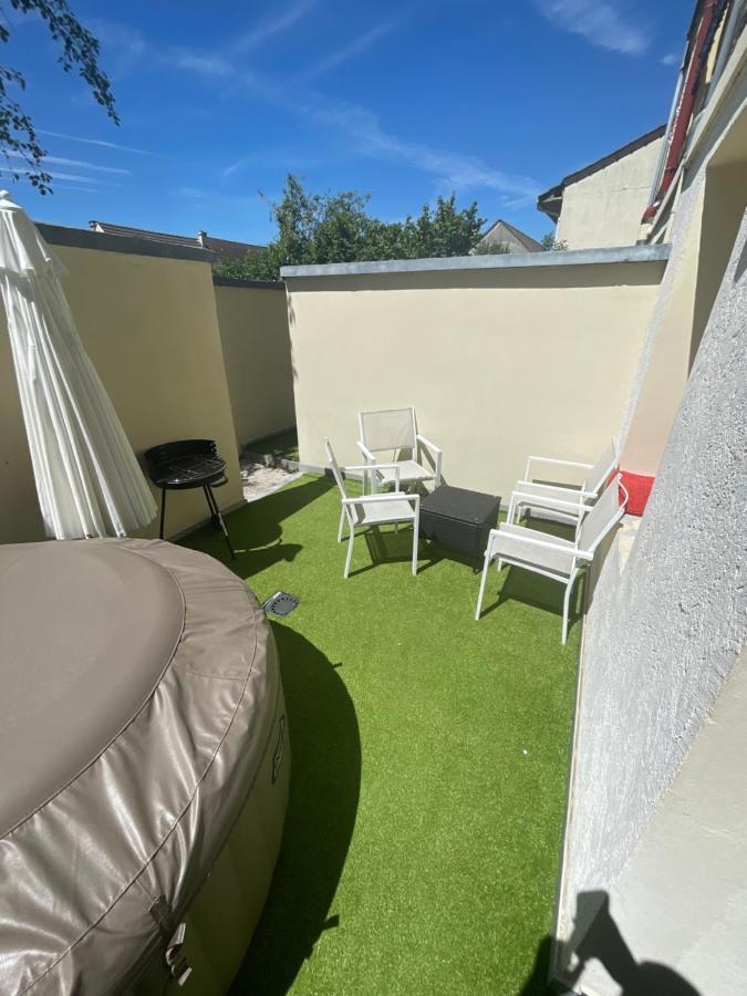 Zekri Apartment Livry-Gargan Luaran gambar