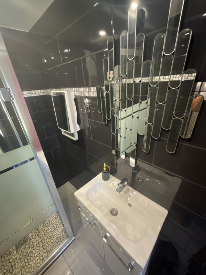Zekri Apartment Livry-Gargan Luaran gambar