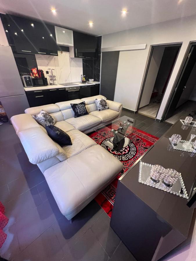 Zekri Apartment Livry-Gargan Luaran gambar